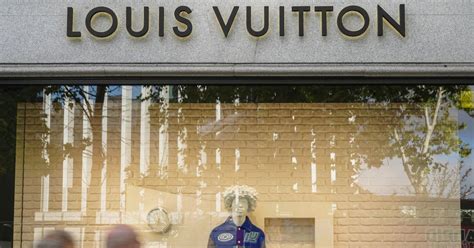 LVMH leads sell